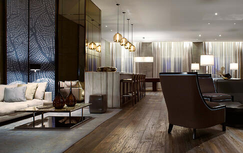 Niche Modern Stamen Pendant Lights in Trump Hollywood, Florida
