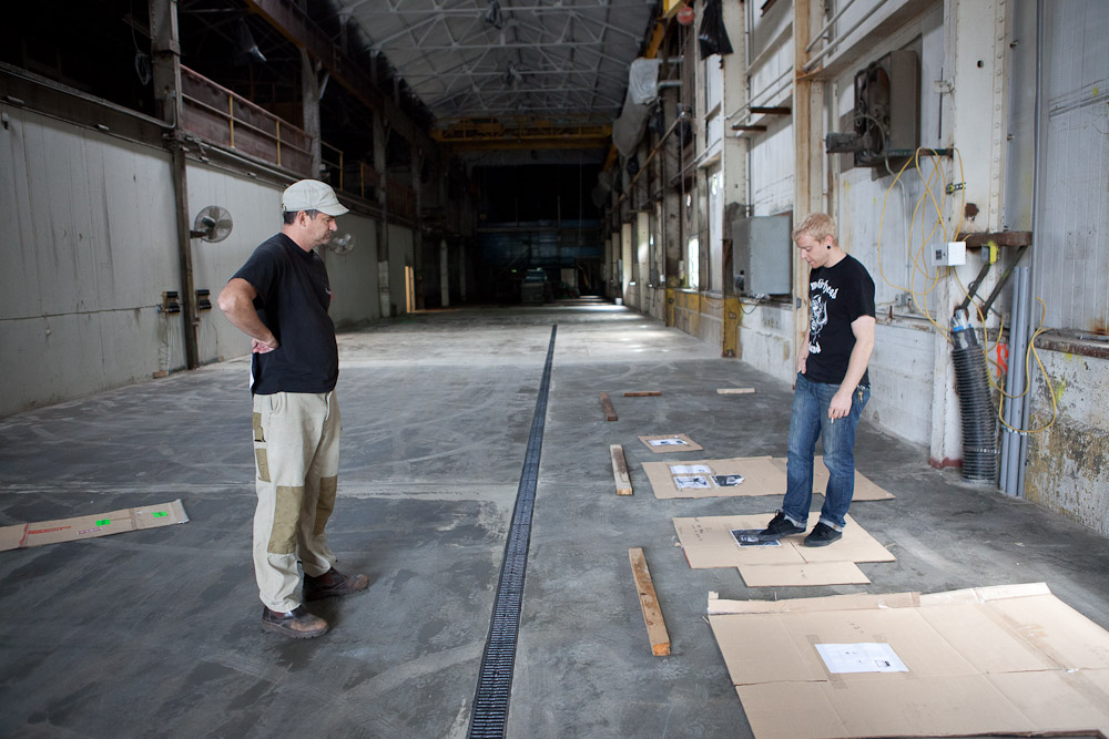 Laying out the Niche Modern hot shop is underway
