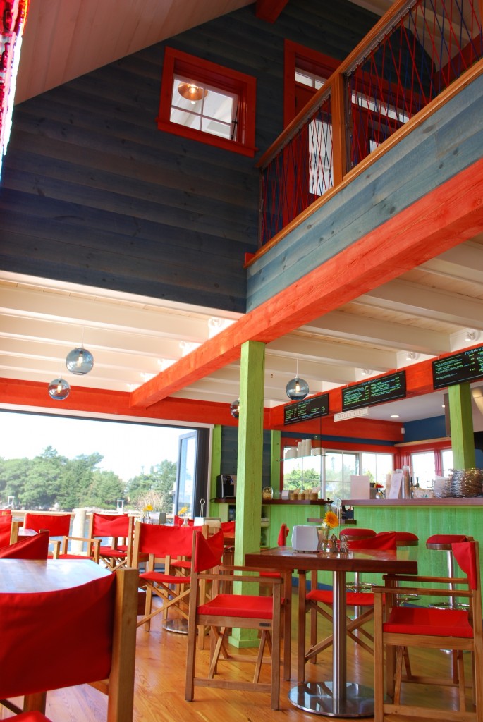 Oliver's at Cozy Harbor Wharf in Southport, Maine with Niche Modern Lights
