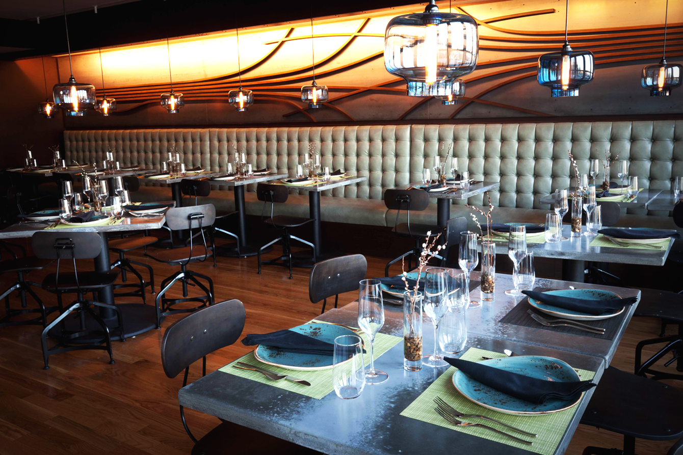 Niche Modern's Oculo pendant in sapphire - Modern restaurant lighting