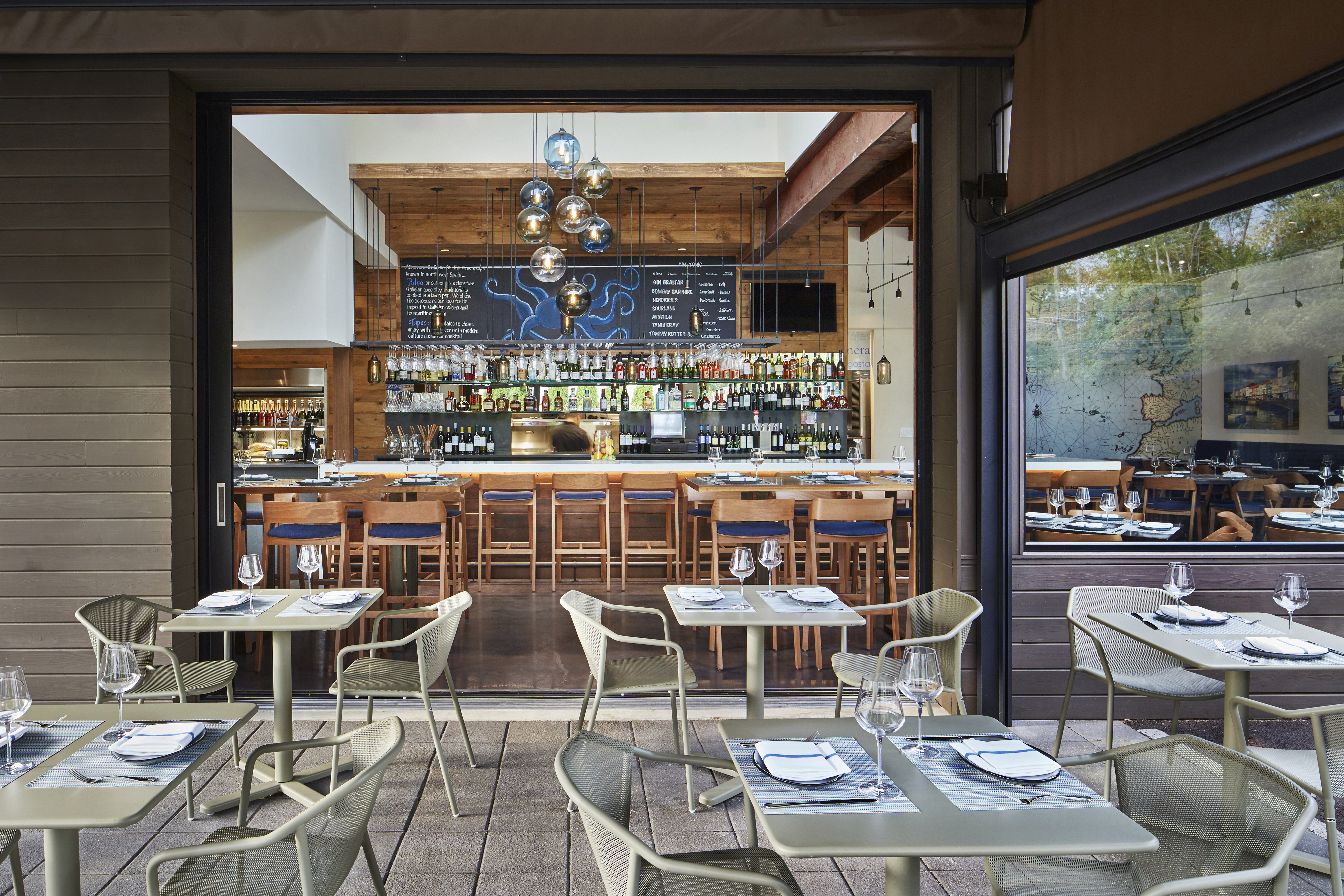Niche Solitaire Helio Glass Pendant Restaurant Lighting