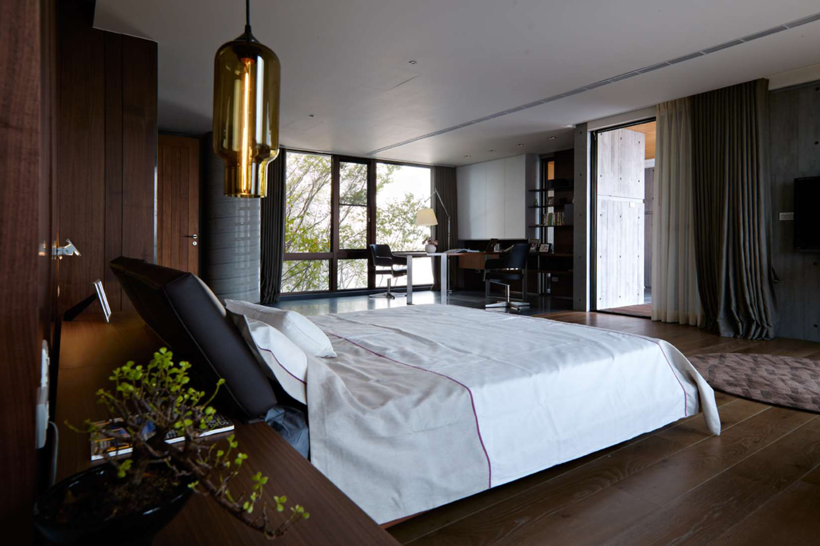 Lighting-Project-Pages_0005s_0003_Bedroom-Pendant-Lighting.png