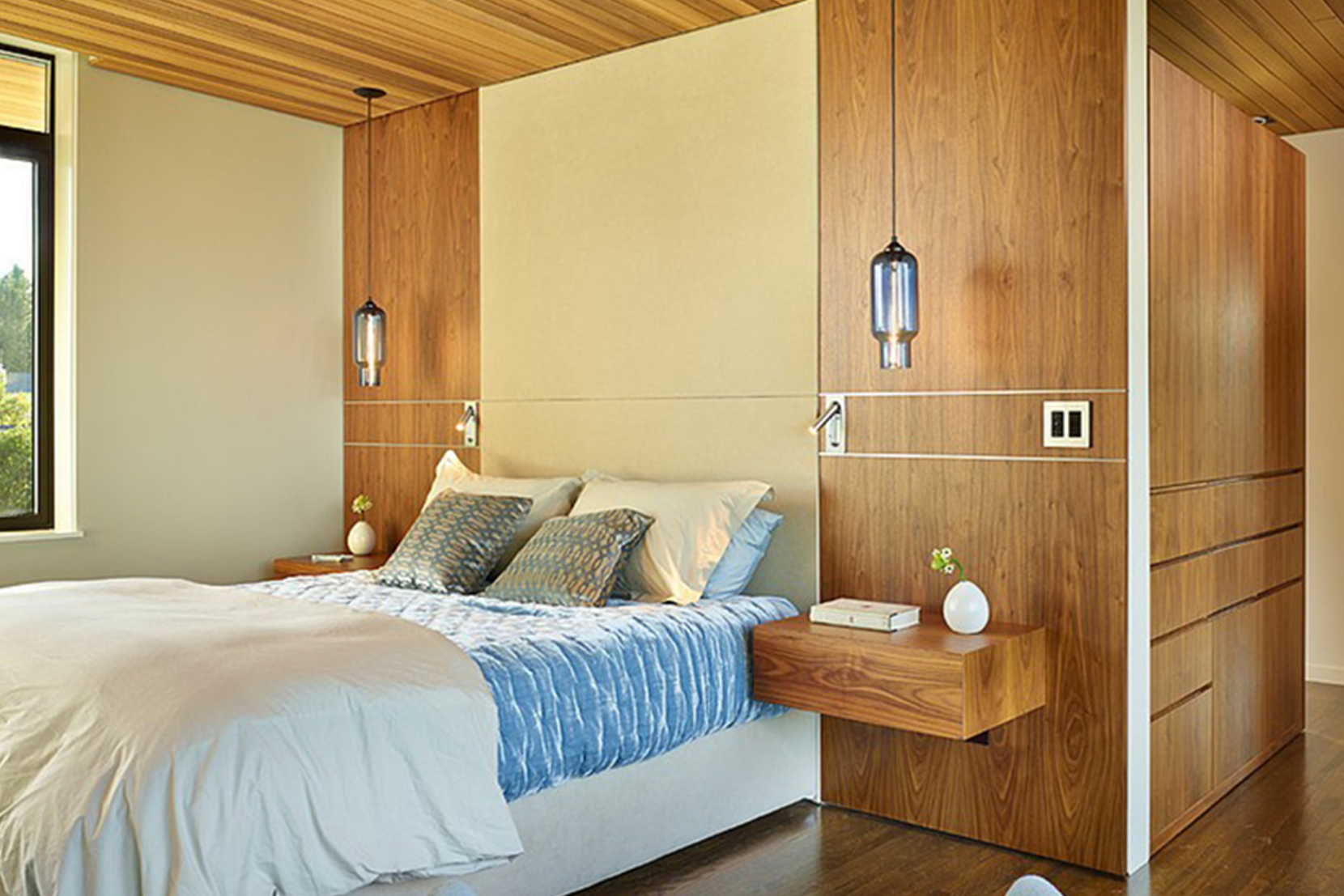 Modern Bedroom Lighting - Sapphire Pharos Pendant Lights