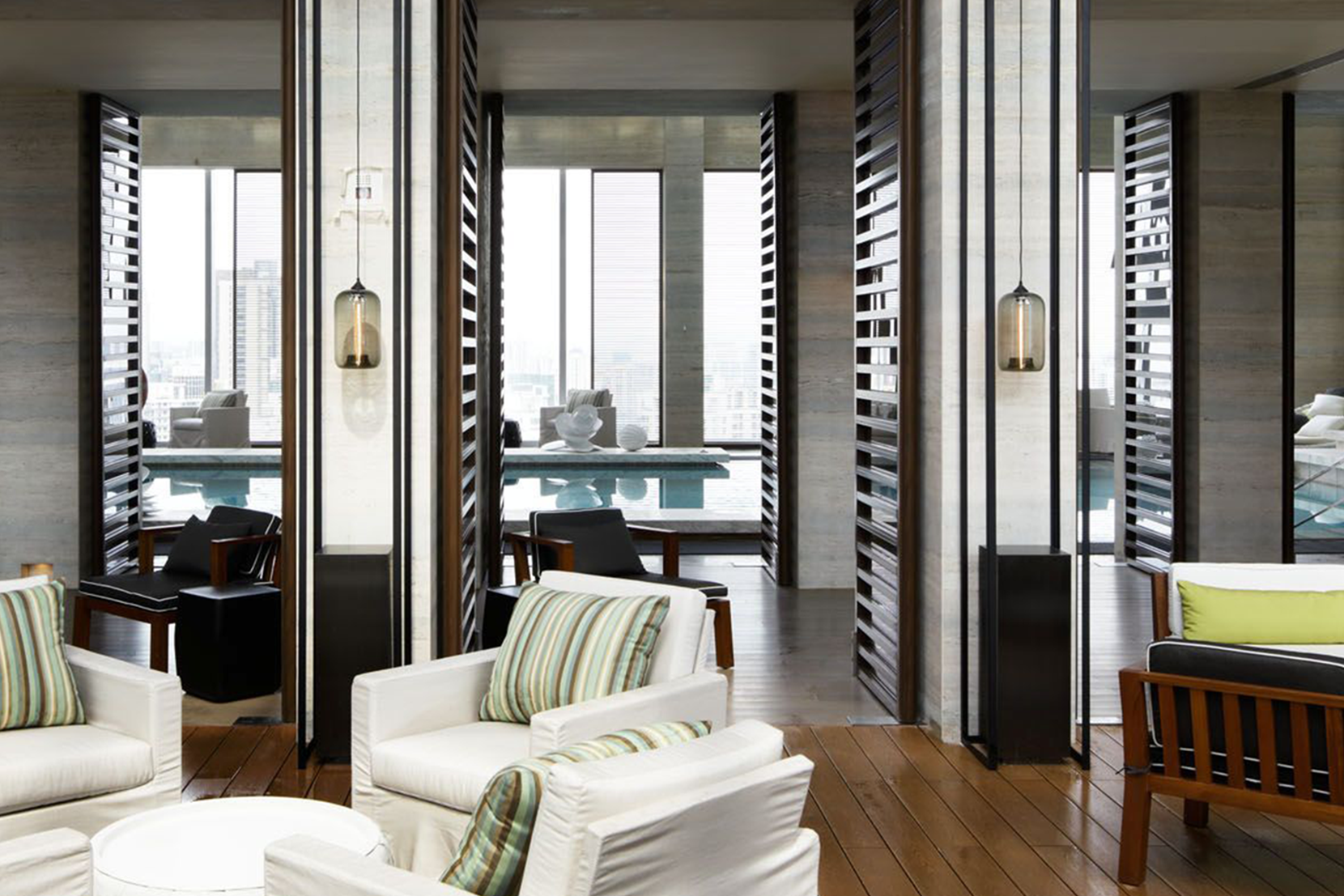 Lighting-Project-Pages-hotel-bar-modern-pendant-lighting.png