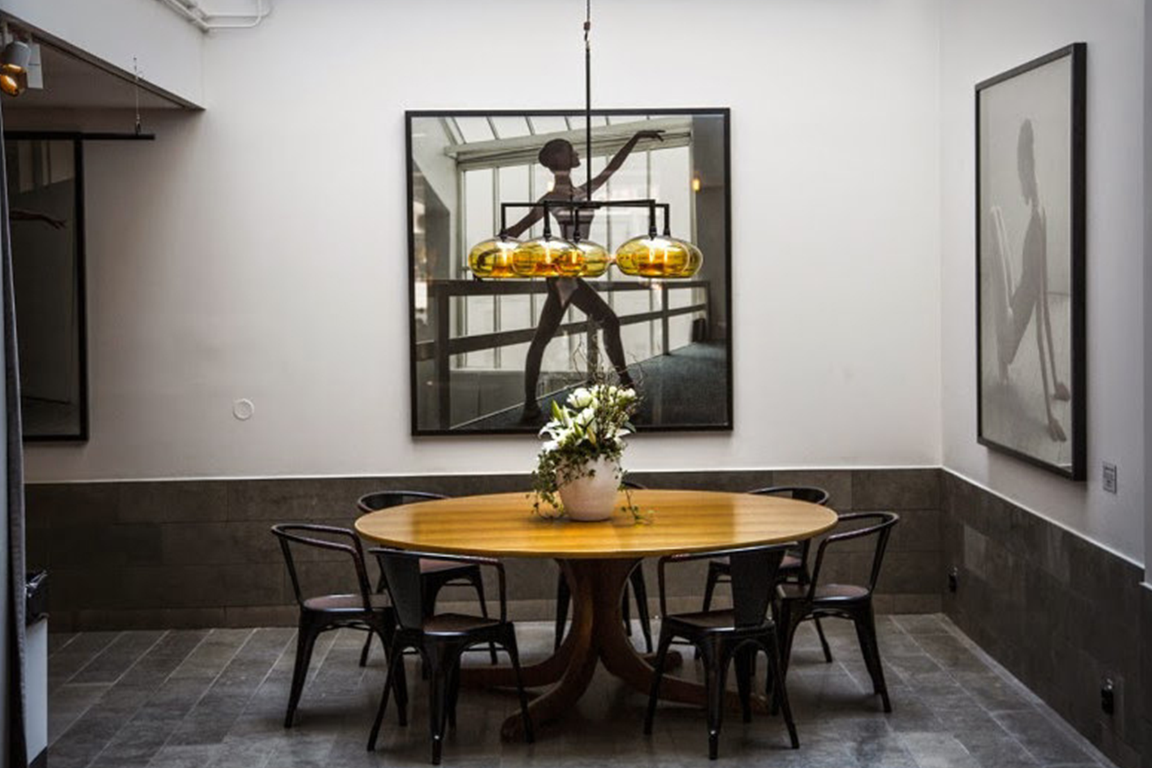 Lighting-Project-Pages_0010s_0002_Hotel-Dining-Room-Modern-Pendant-Lighting-Chandelier.png
